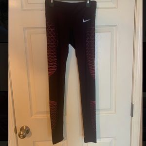 Nike Women’s 7/8 Athletic Leggings